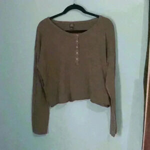 Wild Fable size L grey cropped button down distressed t-shirt